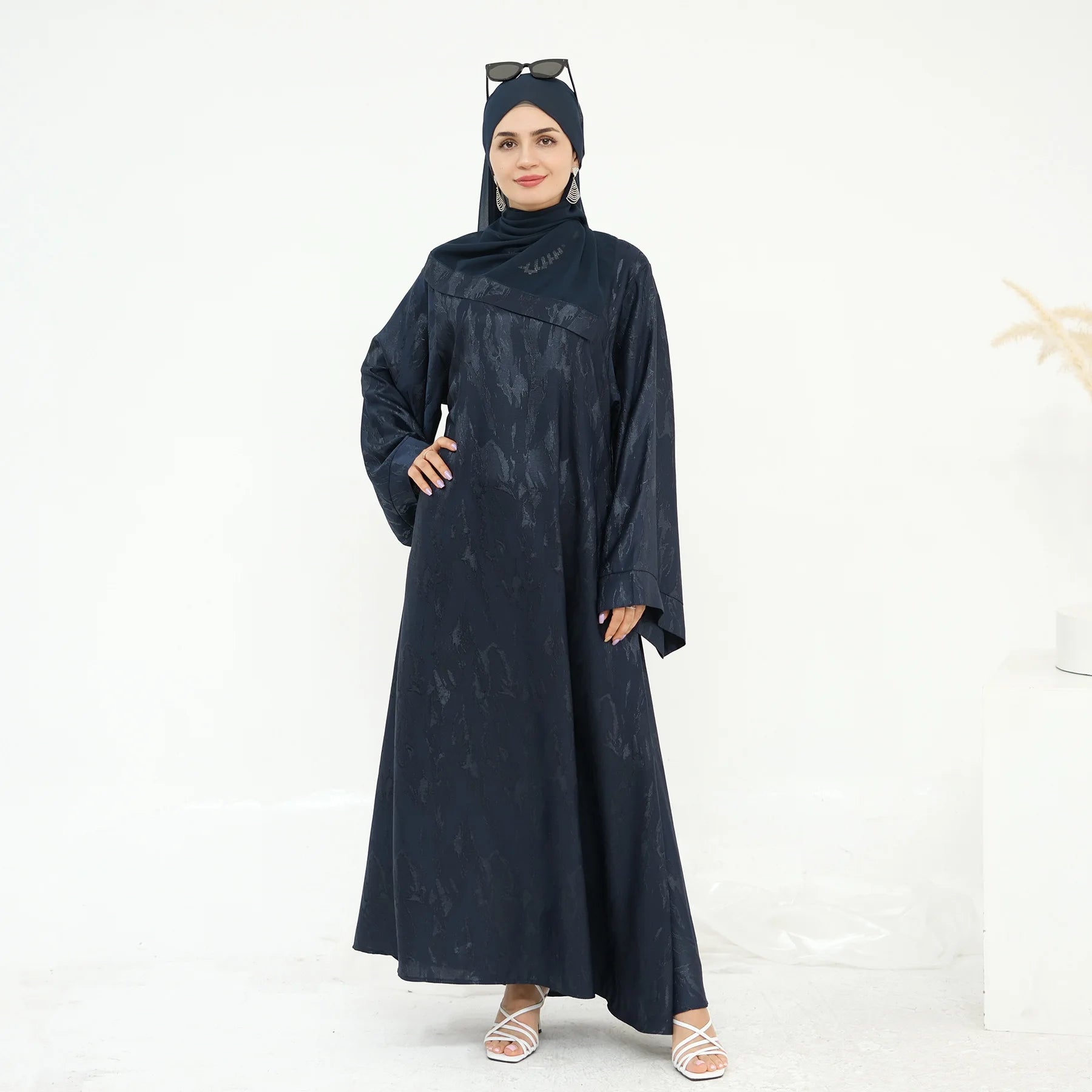 Stylish Abaya Dress for Muslim Women Turkey Inspired Modest Floral Jacquard Long Sleeve Prayer Gown Elegant Fall Islam Clothing