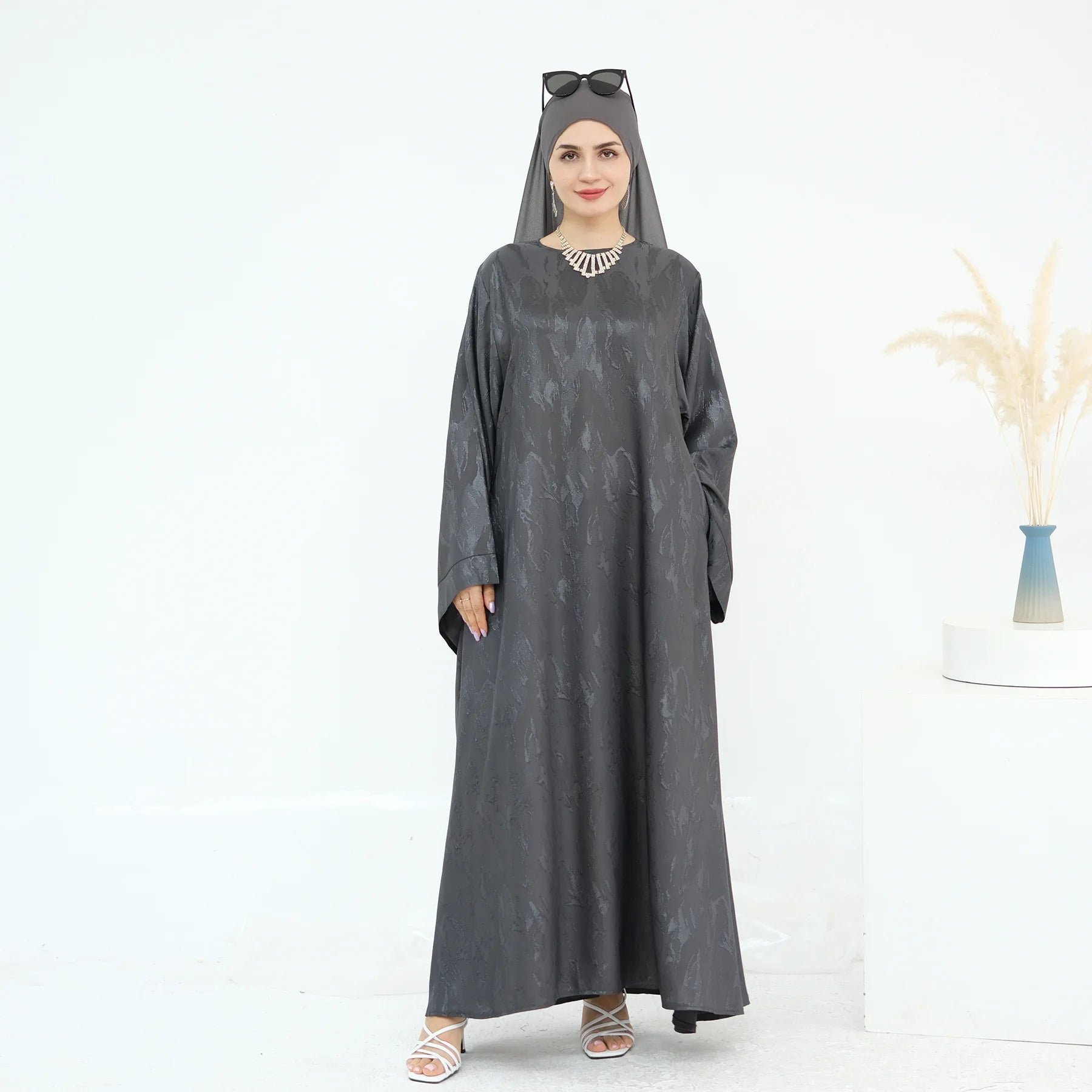 Stylish Abaya Dress for Muslim Women Turkey Inspired Modest Floral Jacquard Long Sleeve Prayer Gown Elegant Fall Islam Clothing