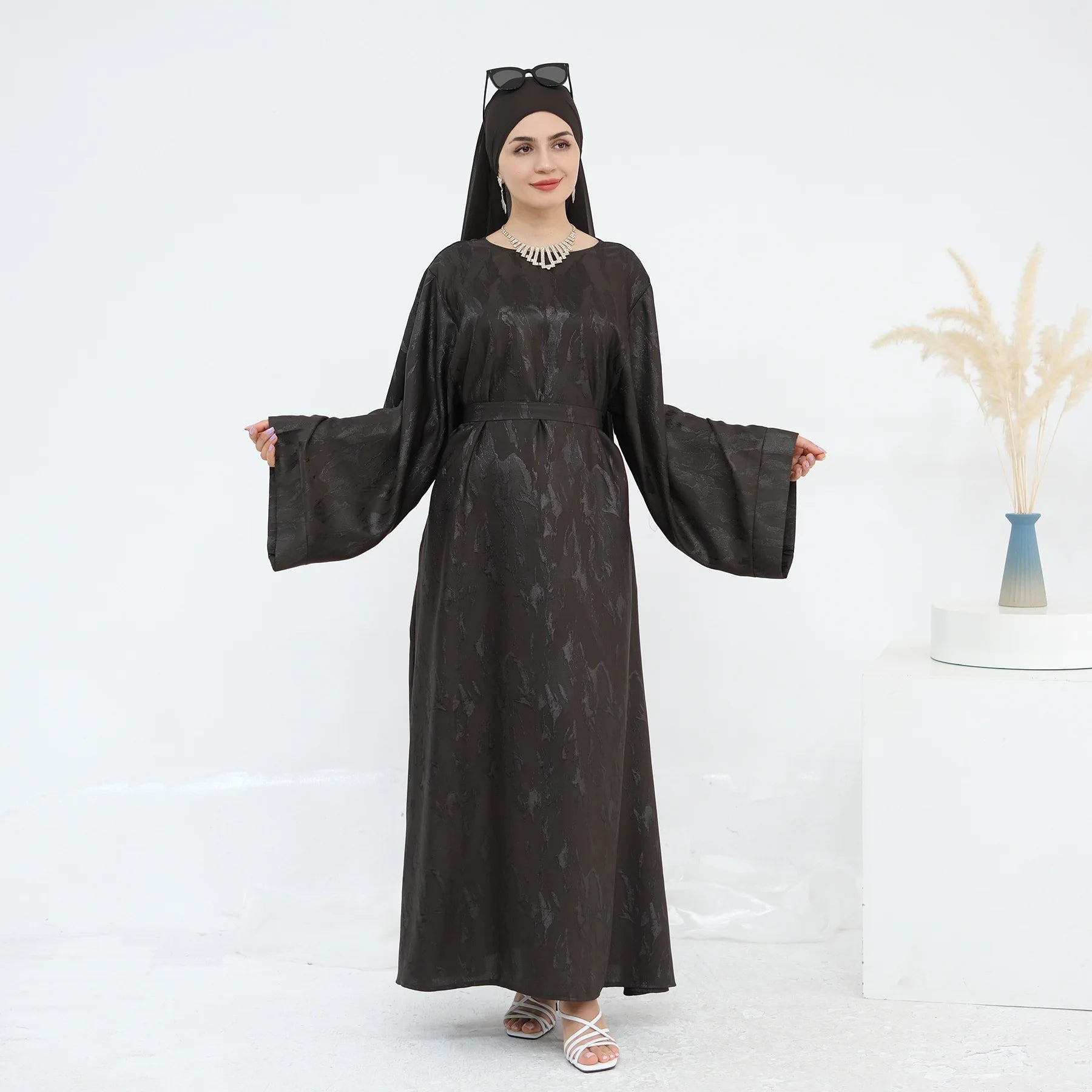 Stylish Abaya Dress for Muslim Women Turkey Inspired Modest Floral Jacquard Long Sleeve Prayer Gown Elegant Fall Islam Clothing