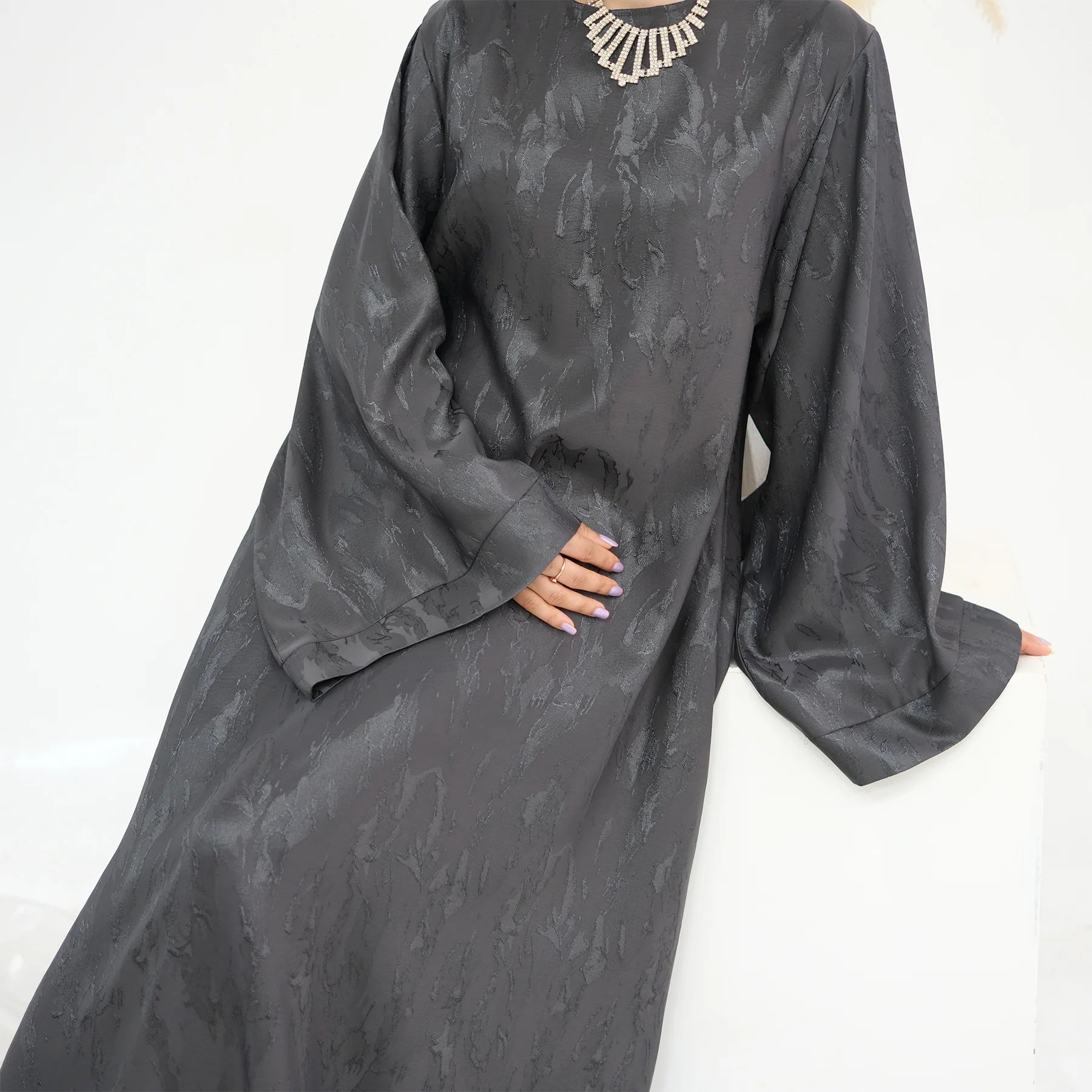 Stylish Abaya Dress for Muslim Women Turkey Inspired Modest Floral Jacquard Long Sleeve Prayer Gown Elegant Fall Islam Clothing