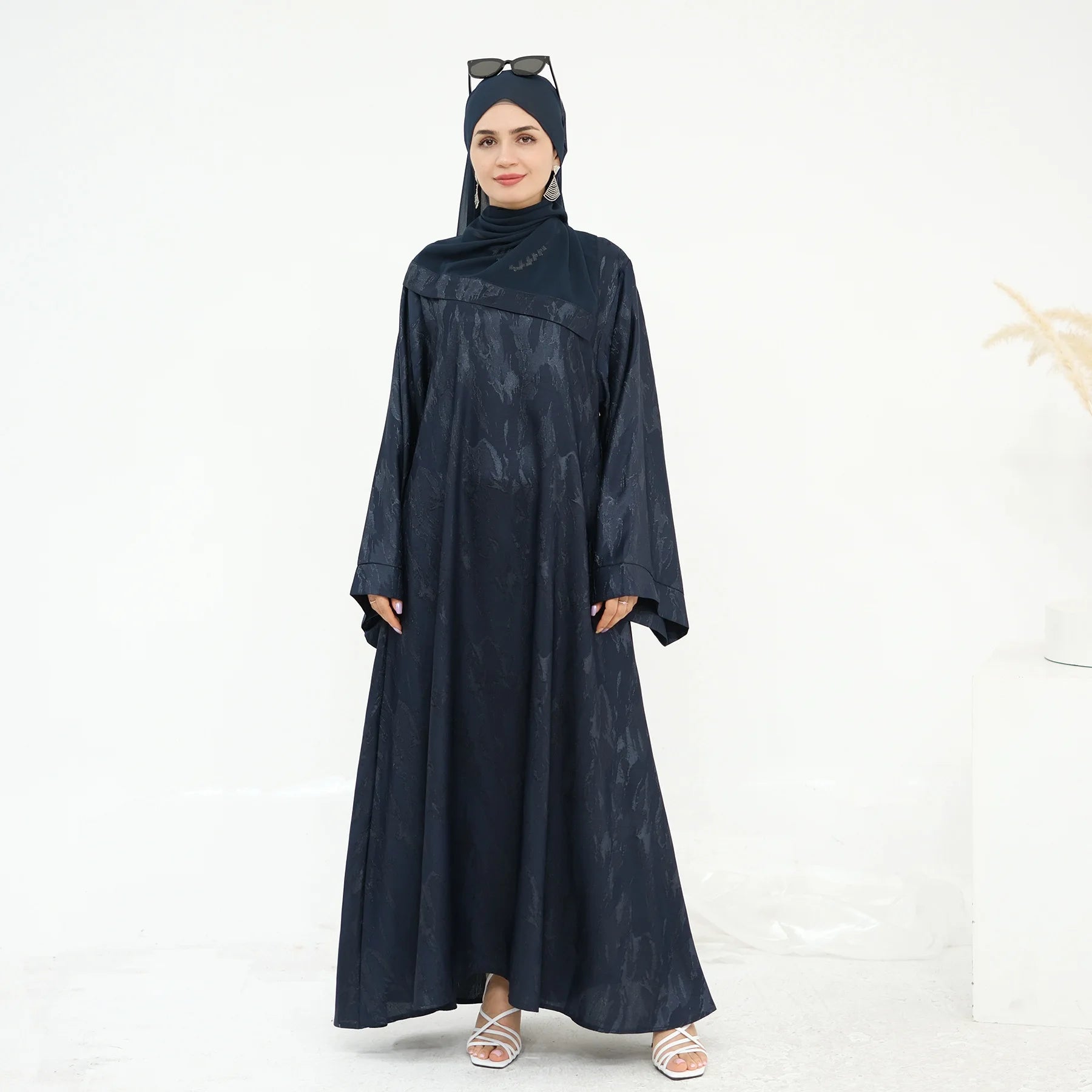 Stylish Abaya Dress for Muslim Women Turkey Inspired Modest Floral Jacquard Long Sleeve Prayer Gown Elegant Fall Islam Clothing