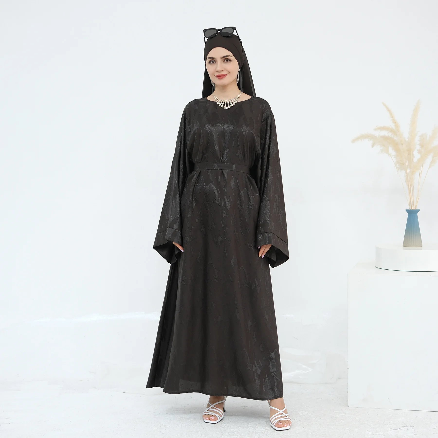 Stylish Abaya Dress for Muslim Women Turkey Inspired Modest Floral Jacquard Long Sleeve Prayer Gown Elegant Fall Islam Clothing